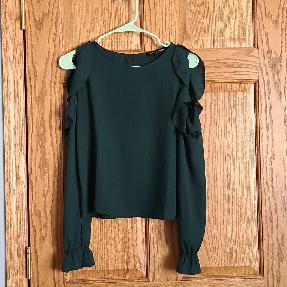 One clothing‎ off the shoulder long sleeve shirt size xs